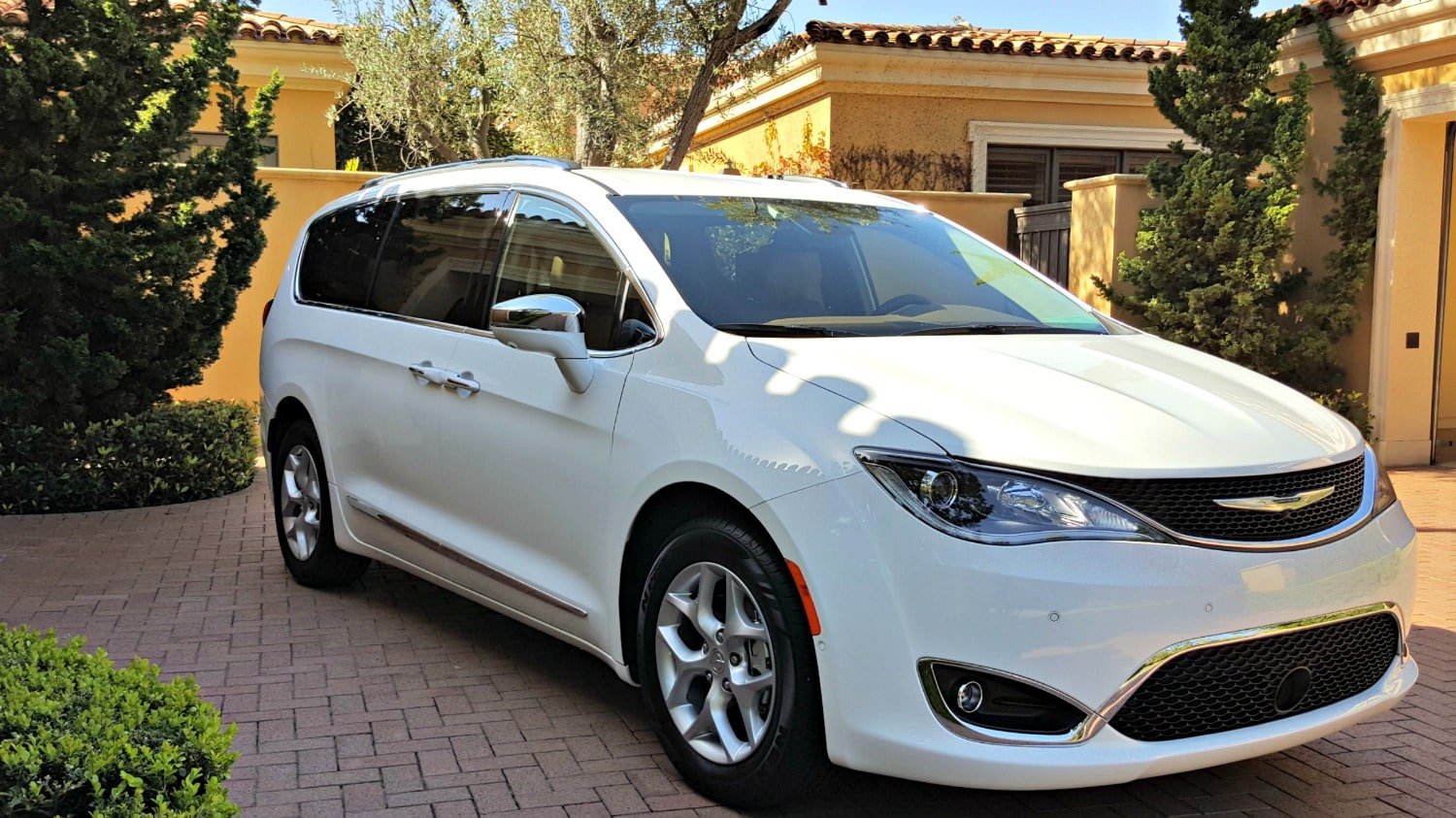 2016 Chrysler Pacifica A Minivan Even Haters Can Love