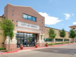 City of DeSoto Resident Discuss HUD Grant Project