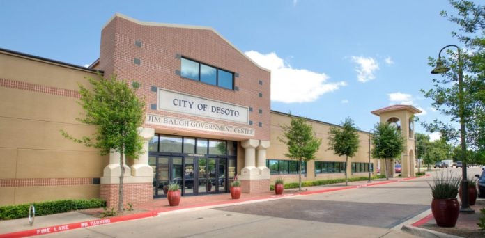 City of DeSoto Resident Discuss HUD Grant Project