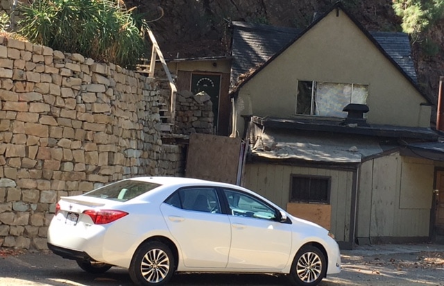 2017-toyota-corolla-side