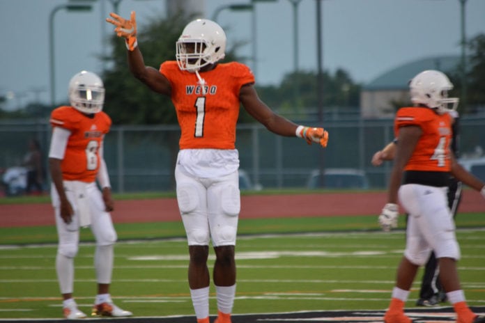 DCS_8311 Omar Manning #1 Texas wide receiver