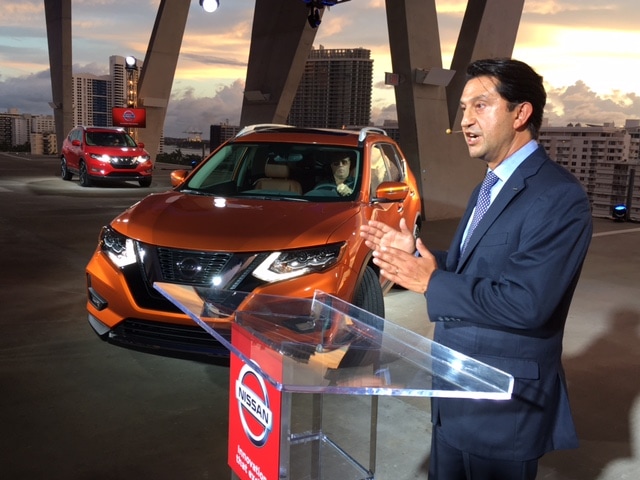 jose-munoz-chariman-of-nissan-north-america-introduces-2017-nissan-rogue 2017 Nissan Rogue