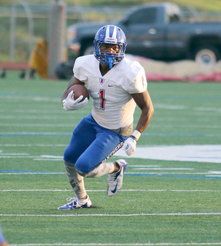 Wide Receiver Matthew "Tre" Siggers amassed 92 yards Thursday against Arlington Sam Houston. (Jose Sanchez/Duncanville High School)