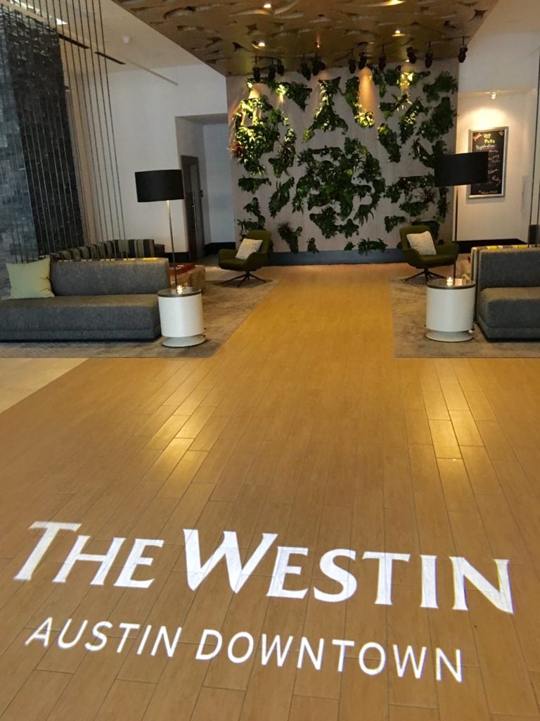 Westin Lobby Guillaume de Vaudrey/Photo)