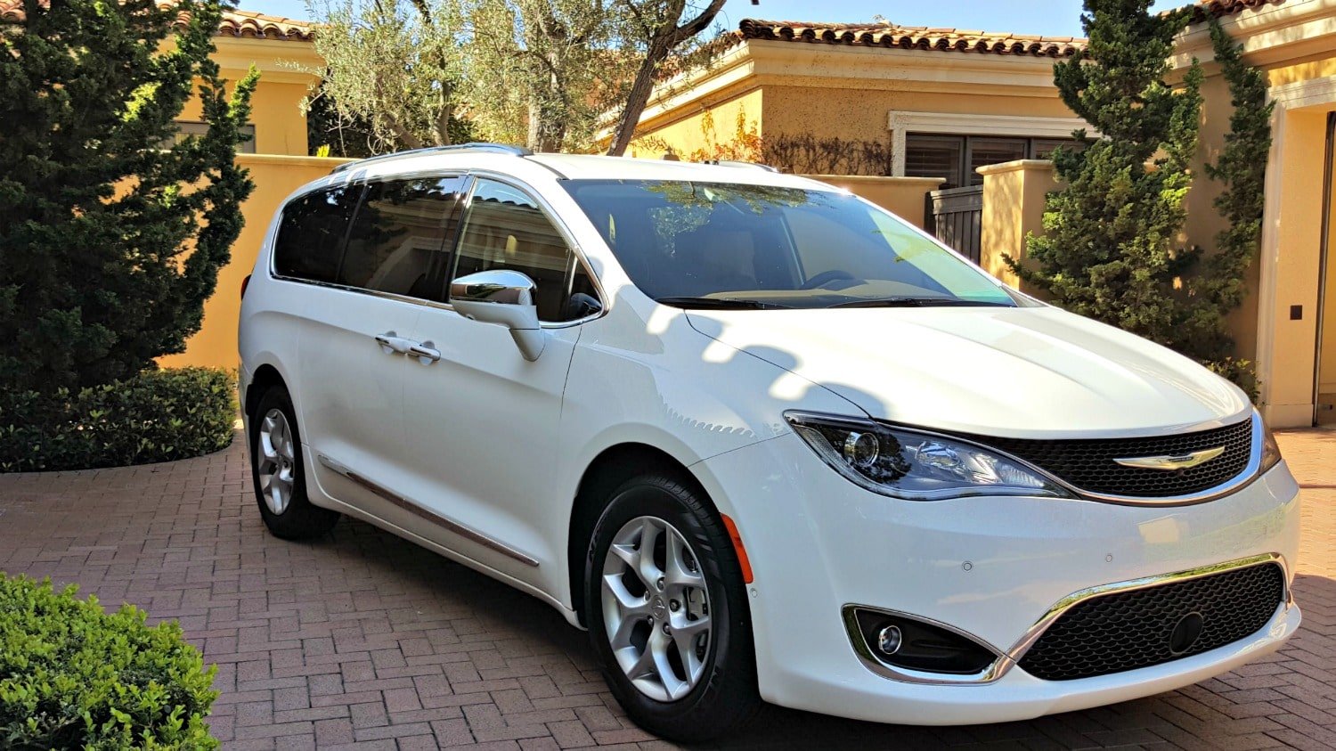 2016 Chrysler Pacifica: A Minivan Even 