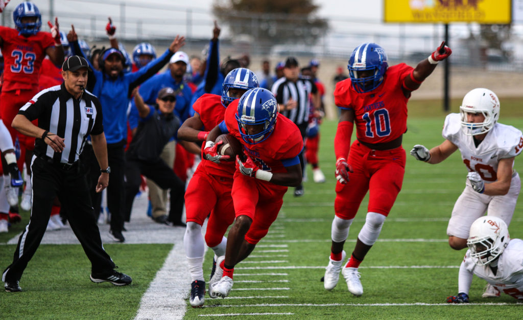 (Photo by Jose Sanchez?Duncanville High School)