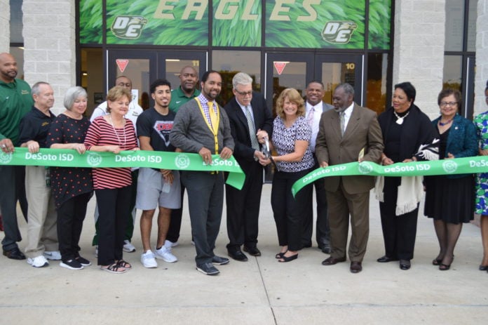 ribbon-cut Chris Dyer