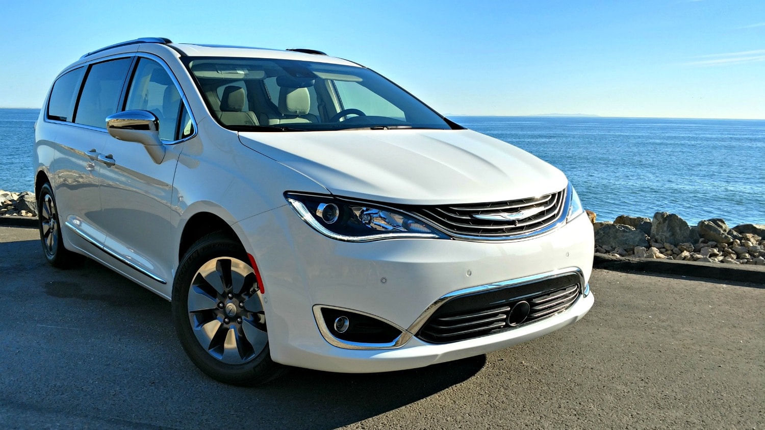 Chrysler pacifica crossover
