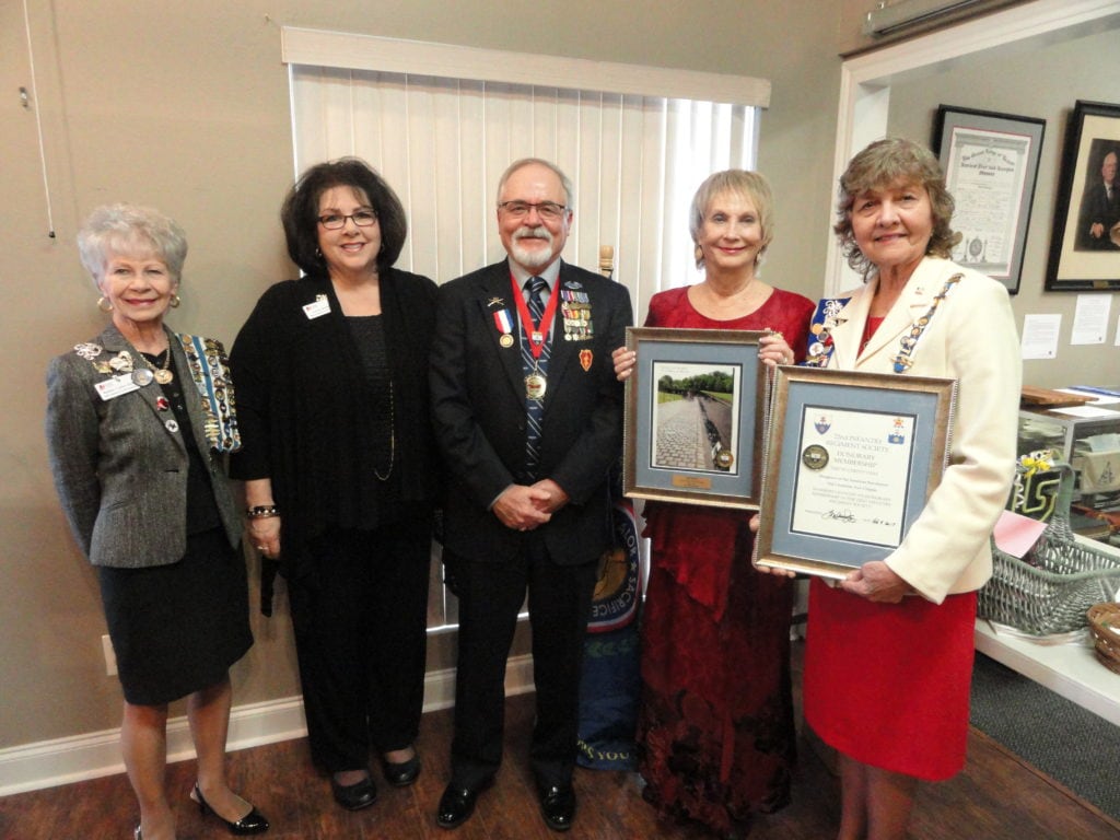 Lt. Col. (R) Lon D. Oakley Jr. Receives TXDAR Award