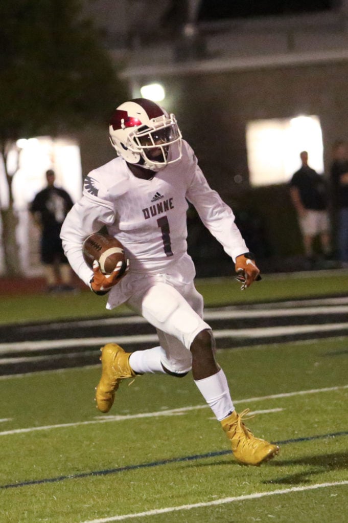 Bishop Dunne Wide Receiver Named Player Of The Week - Focus Daily News
