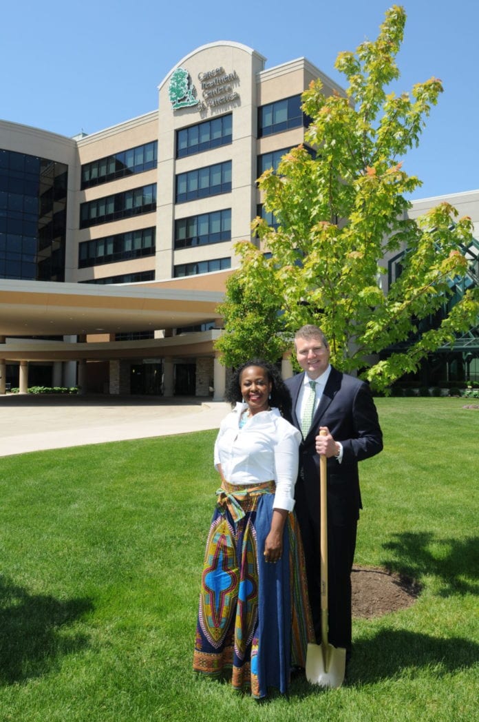 Karla Baptiste and Pete Govorchin, President and Chief Executive Officer of Cancer Treatment Centers of America® (CTCA) Chicago Baptiste and Govorchin