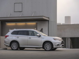 Playing Hide And Seek With The 2020 Mitsubishi Outlander 2020 Mitsubishi Outlander PHEV