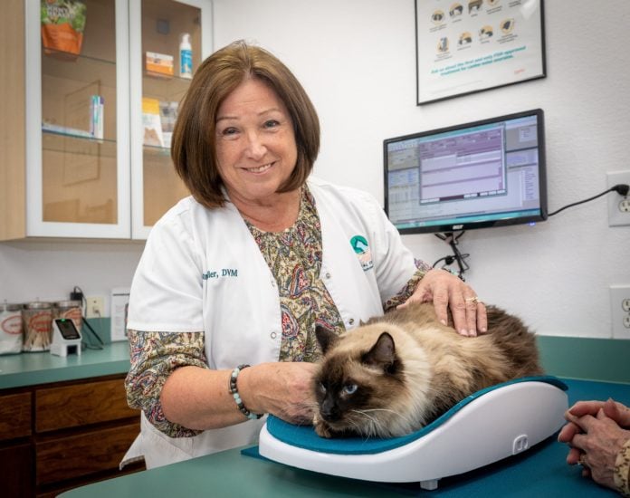 Dr. Donna Fuller retires after 38 years as Duncanville vet