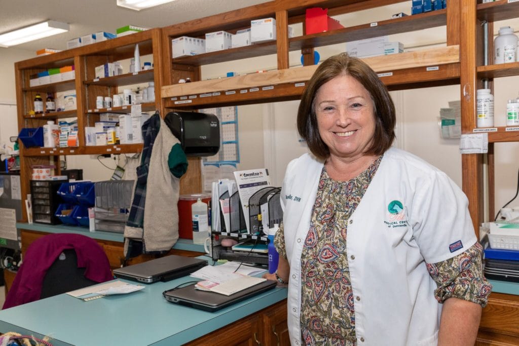 Dr. Donna Fuller retires after 38 years as Duncanville vet
