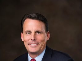 Headshot Dr. Lane Ledbetter