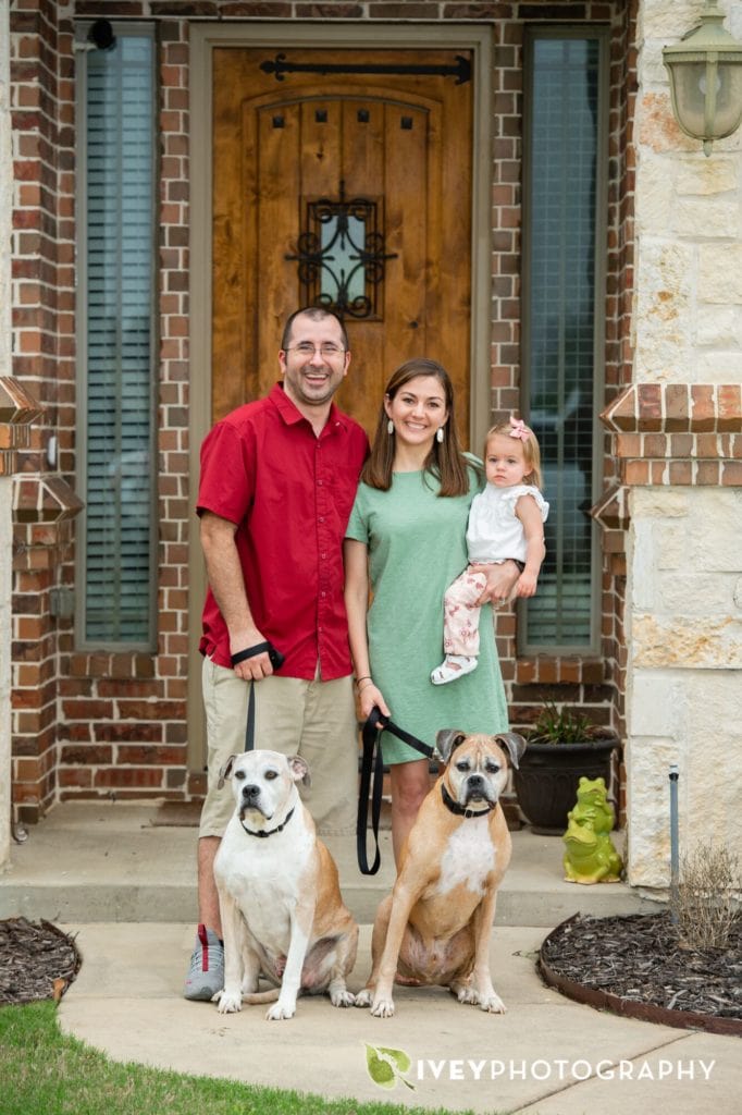 Ivey Photography takes Porchraits for Quarantined Families