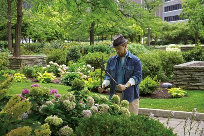 Gotcha! sculpture by Seward Johnson