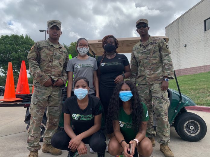 DeSoto students and National Guardsmen