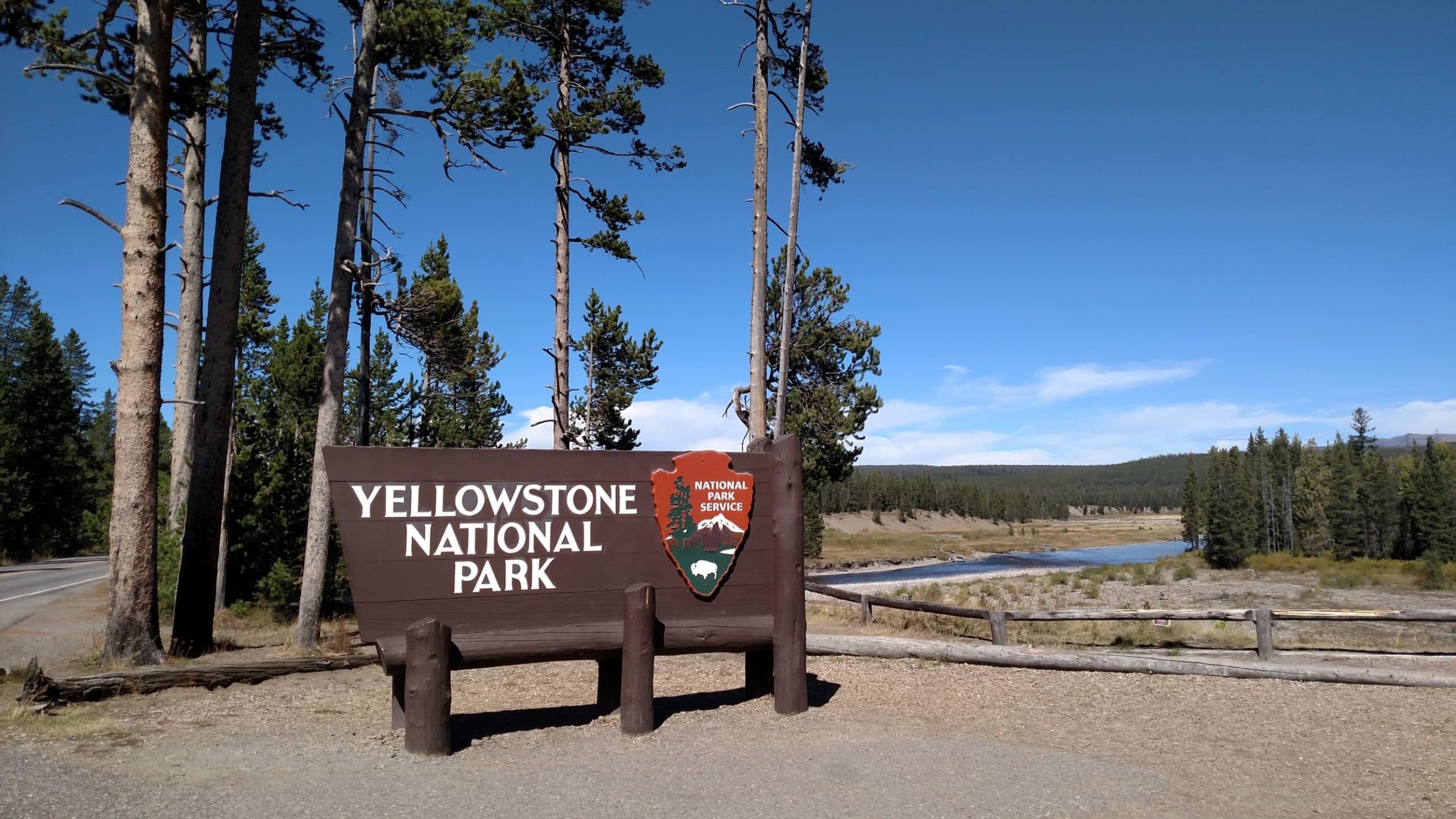 Yellowstone National Park sign