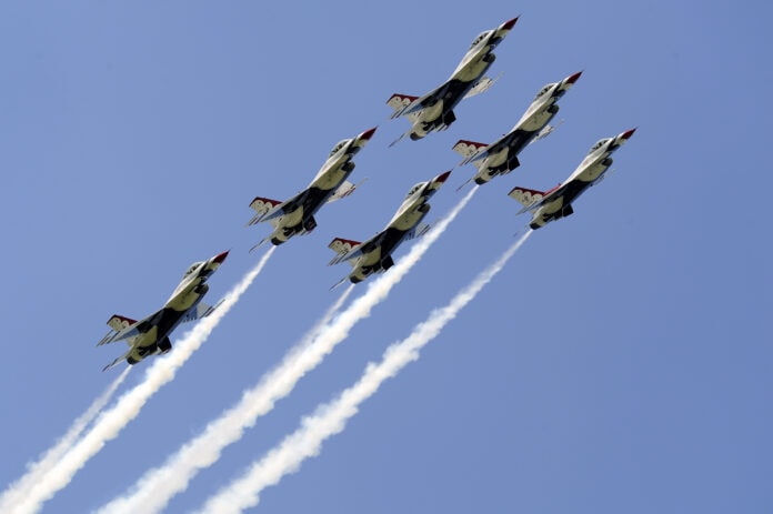 110508-F-9616R-1084.jpg The USAF Thunderbirds
