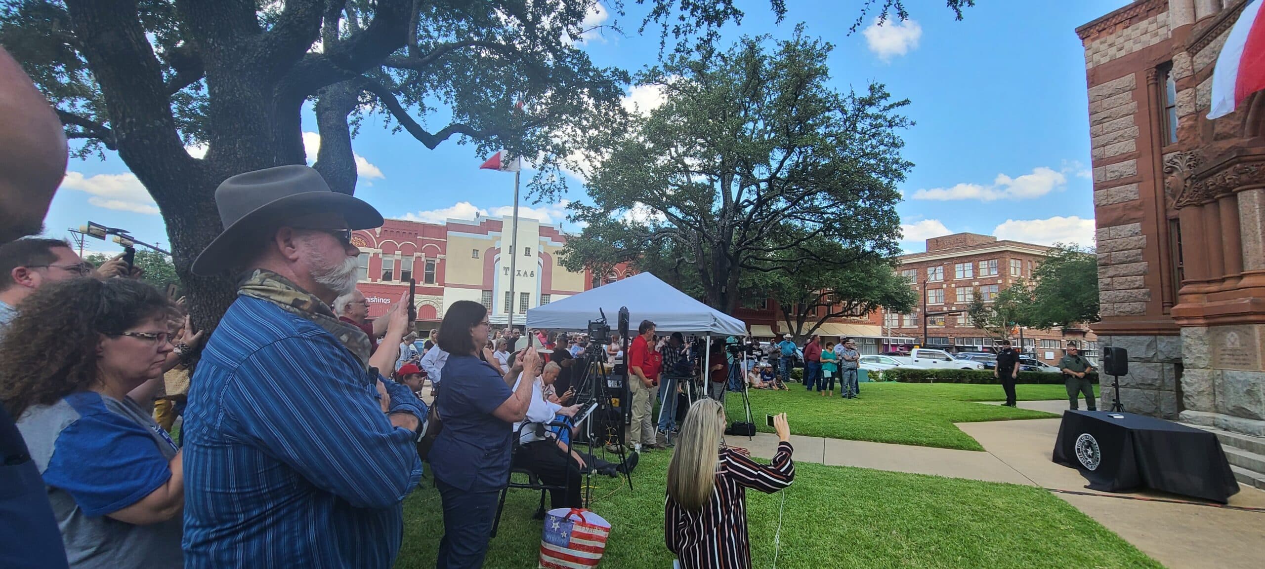 Ellis County Open texas Rally attendees