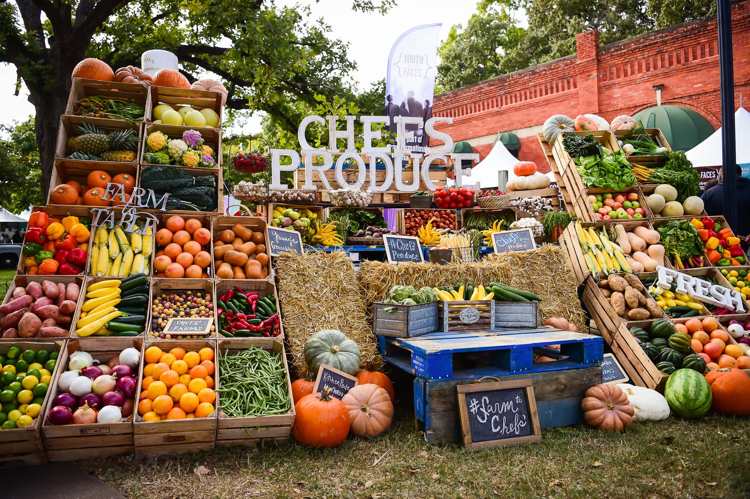 Produce stand