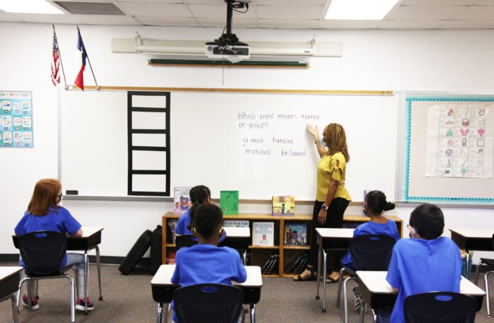 Duncanville ISD employees get bonus checks