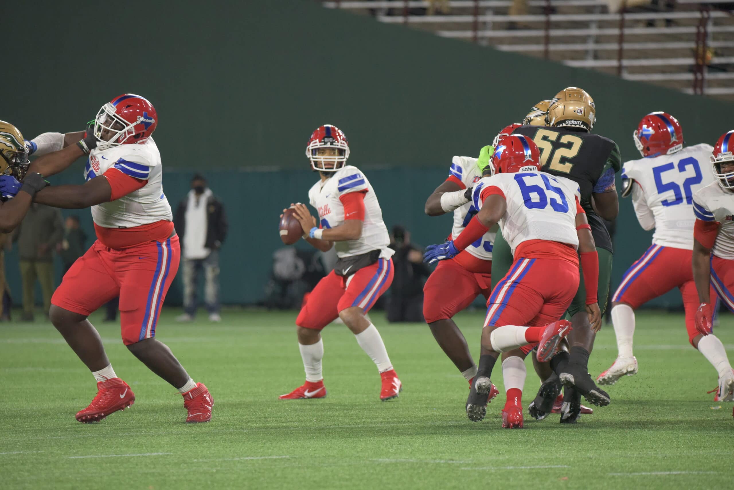 DUncanville QB Grayson James