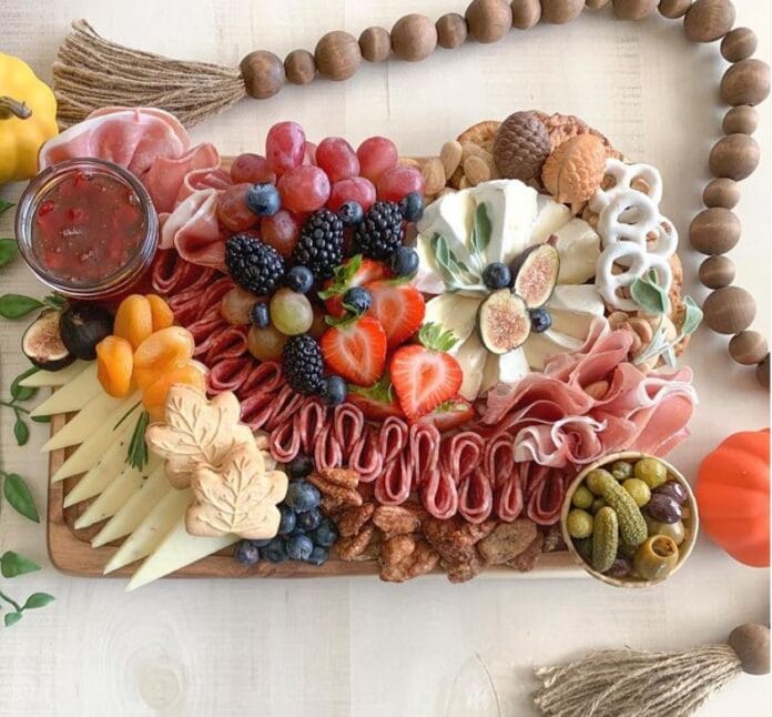 Christmas Charcuterie Wreath Building Class at Cedar Hill Market