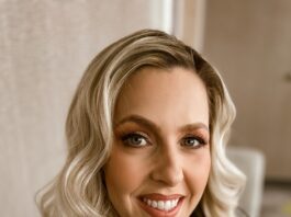 Amanda Sneed headshot