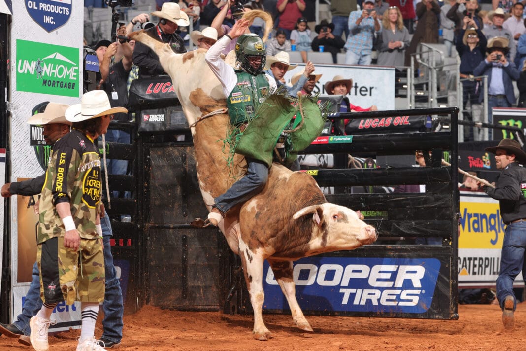 Daylon Swearingen Crowned 2022 PBR World Champion