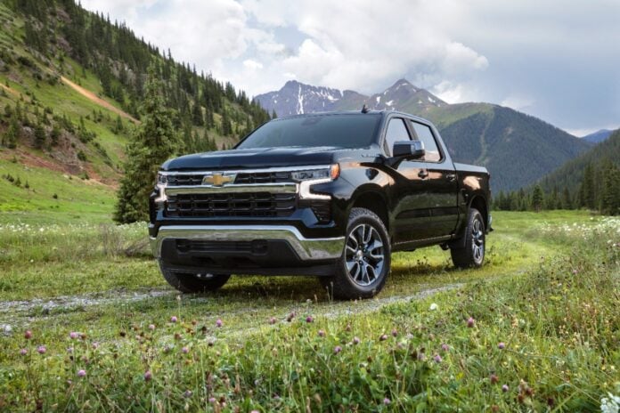 2022 Chevrolet Silverado LT exterior