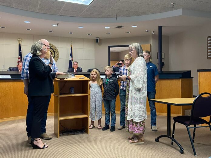 Anna Hammonds takes oath in Midlothian