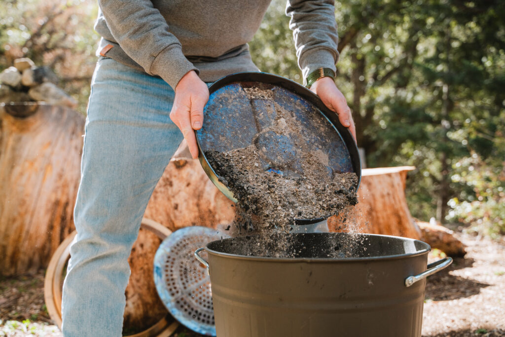 emptying ash pan