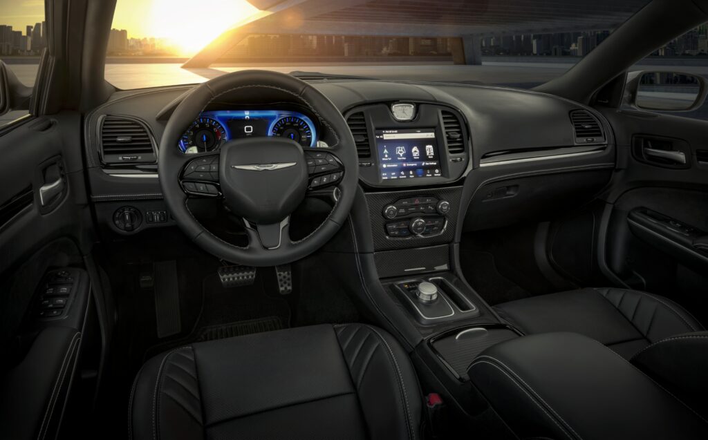 2023 Chrysler 300C interior