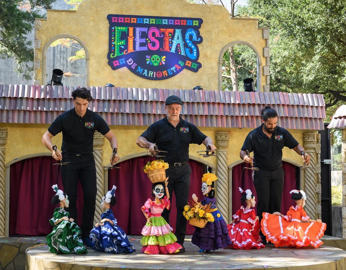 Fiesta puppets