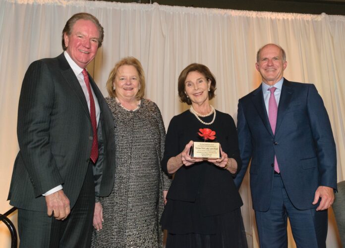 arboretum great contributors to Laura Bush Two Texans receive Great Contributors award