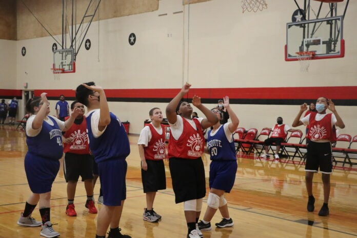 kids playing basketball