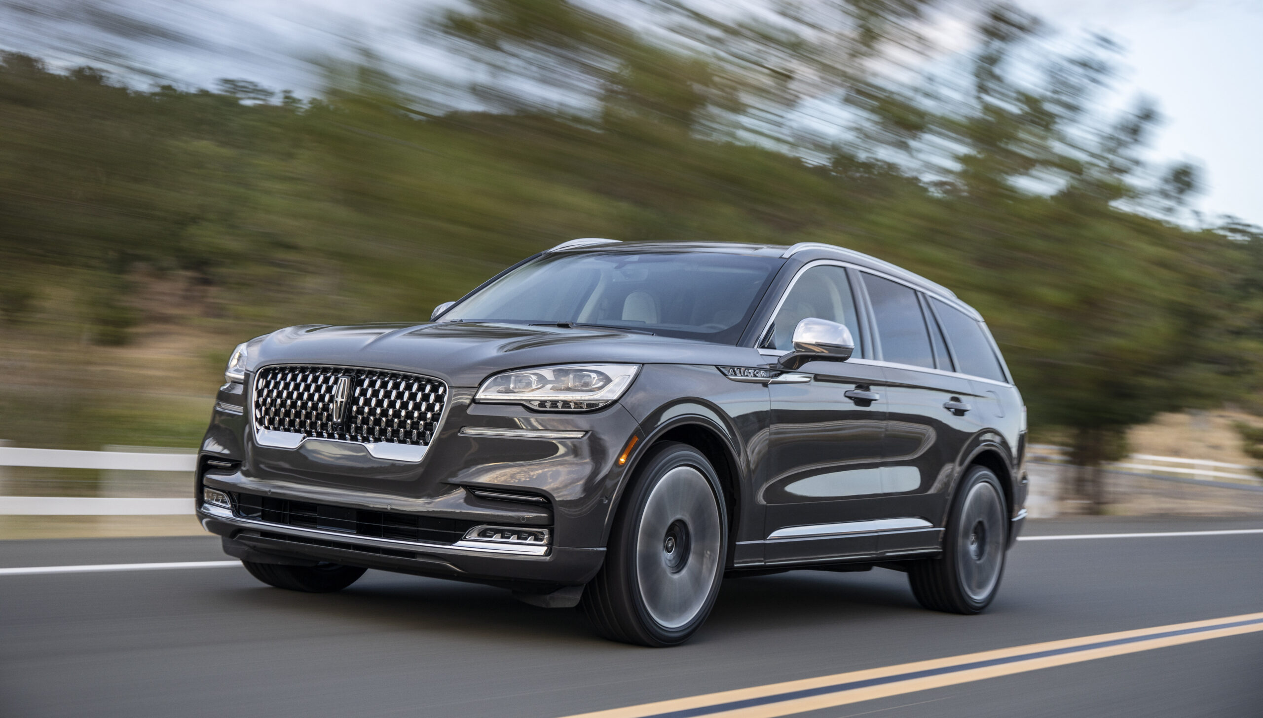 202 Lincoln Aviator on road