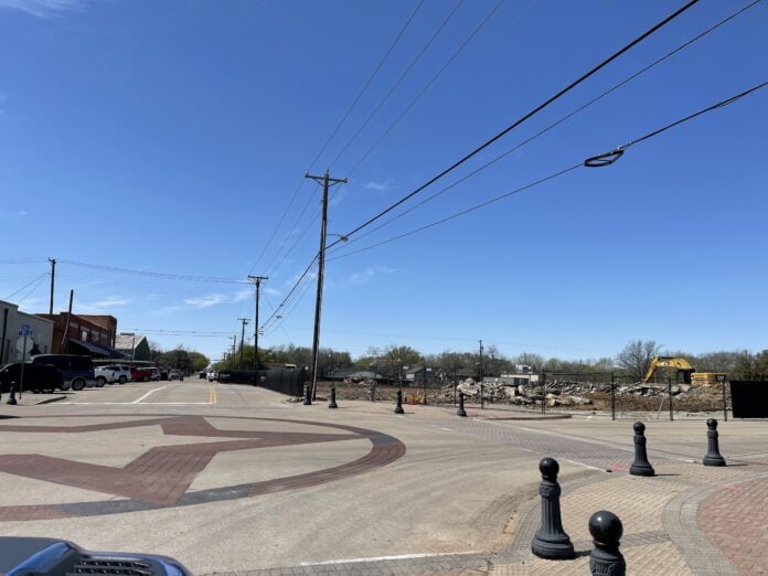 intersection of 8th street in downtown midlothian