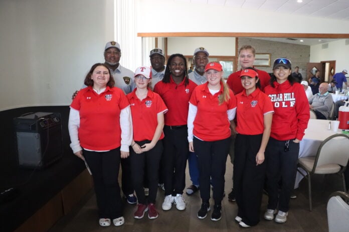 CHGolferswithDAPPS Team Cedar Hill golfers