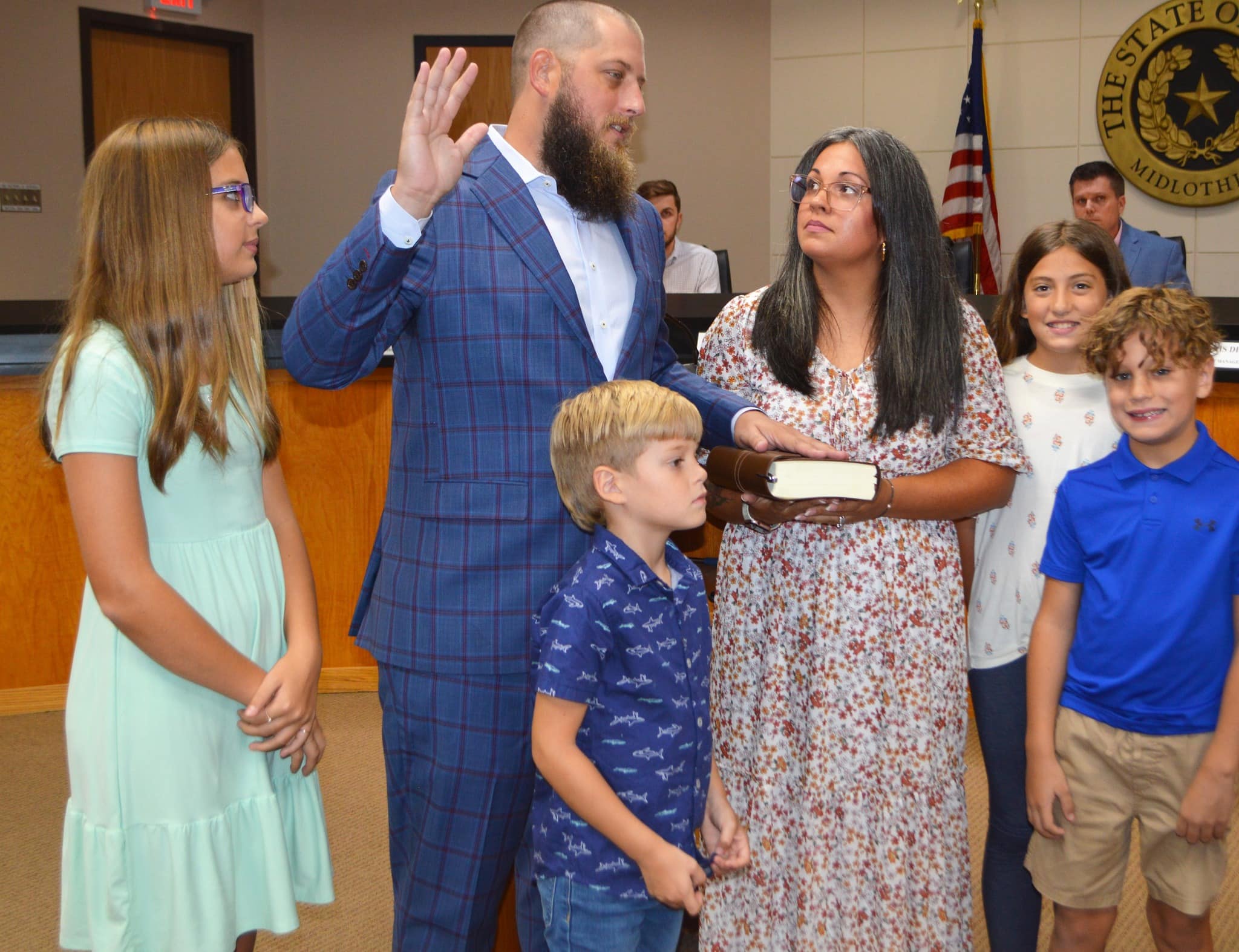Allen Moorman with family takes City Council oath