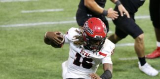 Jaylon Thomas’ Four Touchdowns Propels Cedar Hill Past Martin, 33-2 football players