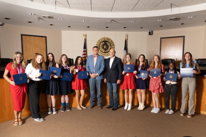 -MG-3843 Ellis County girls with Justin Coffman and Jake Ellzey