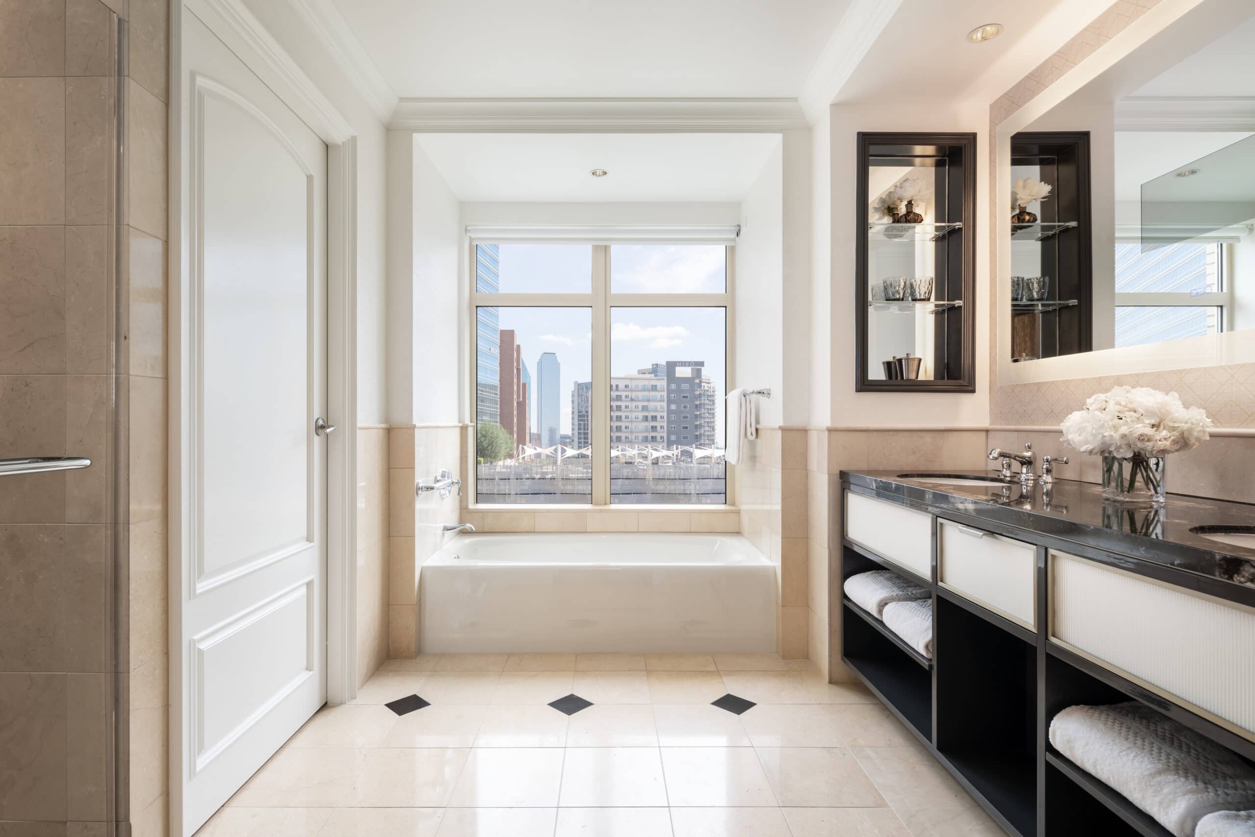 Corner King bathroom Ritz Carlton