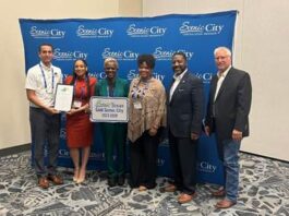 From Left to Right: DeSoto City Manager Brandon Wright, Councilmember Crystal Chism, Mayor Pro Tem Letitia Hughes, Councilmember Nicole Raphiel, Councilmember Andre’ Byrd, and Scenic Texas Representative