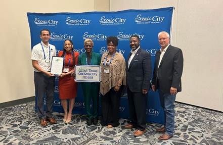 From Left to Right: DeSoto City Manager Brandon Wright, Councilmember Crystal Chism, Mayor Pro Tem Letitia Hughes, Councilmember Nicole Raphiel, Councilmember Andre’ Byrd, and Scenic Texas Representative