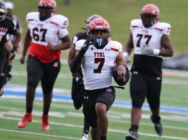 Cedar Hill football player