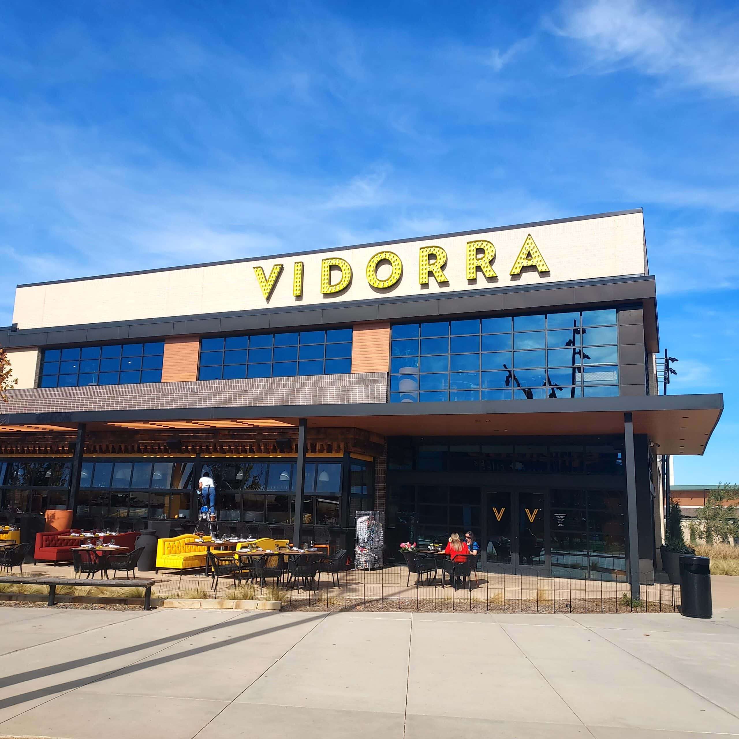 Vidorra Cocina opens