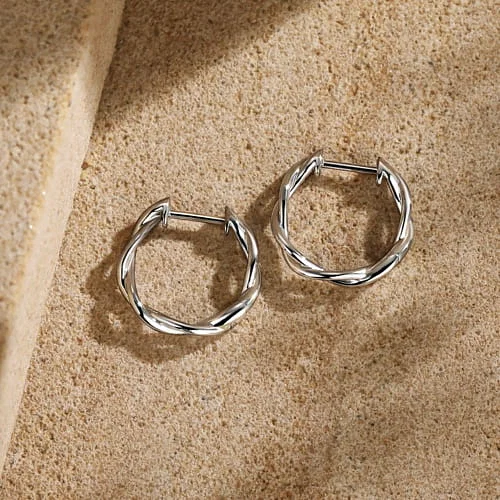 huggie twisted earrings